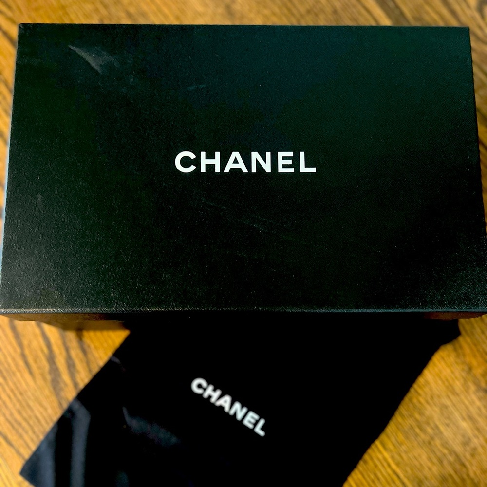 Chanel shoe box